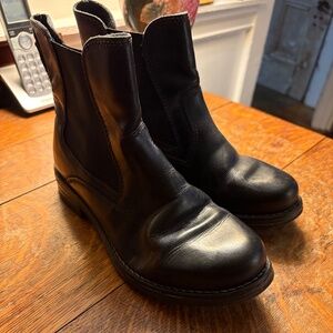 Eric Michael Black Leather Chelsea Boots Size 37 / US Size 6 1/2-7